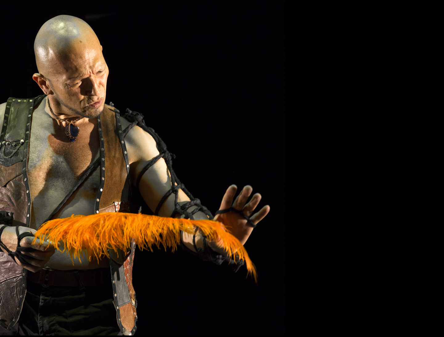 “A LA ORILLA DEL MUNDO” DE LA COMPAÑÍA CASATALLER TEATRO DE MEDELLÍN LLEGA A BOGOTÁ