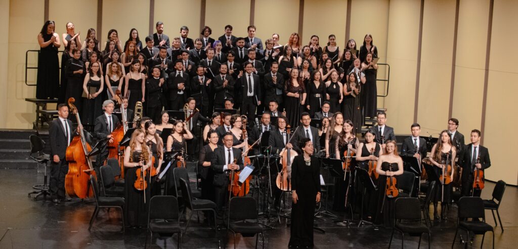 La Sociedad Coral de Bogotá, el Coro Magna Voce y la Orquesta Sinfónica de Bogotá se unen en un concierto que celebra la majestuosidad del barroco y la fuerza expresiva de la música coral contemporánea. Foto: cortesía.