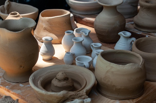 La tradición alfarera de Ráquira —reconocida como la cuna de la cerámica ancestral en Colombia— cruzará fronteras para brillar en el escenario internacional. Foto: Pixabay (wal_172619).